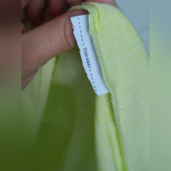 Womens Under Armour Yellow Short Sleeve Athletic V Neck T-Shirt Loose Fit Large - Picture 5 of 10